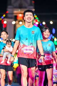 BIB: 18170, 166, 625
                            <button type="button" onclick="openModal(24689160)" class="btn btn-primary btn-sm float-right btn-popup" data-toggle="modal" data-target=".modal-high-quality">
                        <i class="fas fa-shopping-cart"></i> Add to Cart
                    </button>
                                            <button type="button" onclick="isThisMe(24689160, true)" class="btn btn-success btn-sm float-right btn-popup btn-isme hidden" data-toggle="tooltip" data-placement="bottom" title="นี่คือรูปของคุณใช่ไหม คลิกที่นี่เพื่อเอาเข้าอัลบั้ม">
                        <i class="fas fa-plus"></i> Add to album
                    </button>
                    <button type="button" onclick="isThisMe(24689160, false)" class="btn btn-warning btn-sm float-right btn-popup btn-isnotme hidden">
                        <i class="fas fa-ban"></i> Remove from album
                    </button>